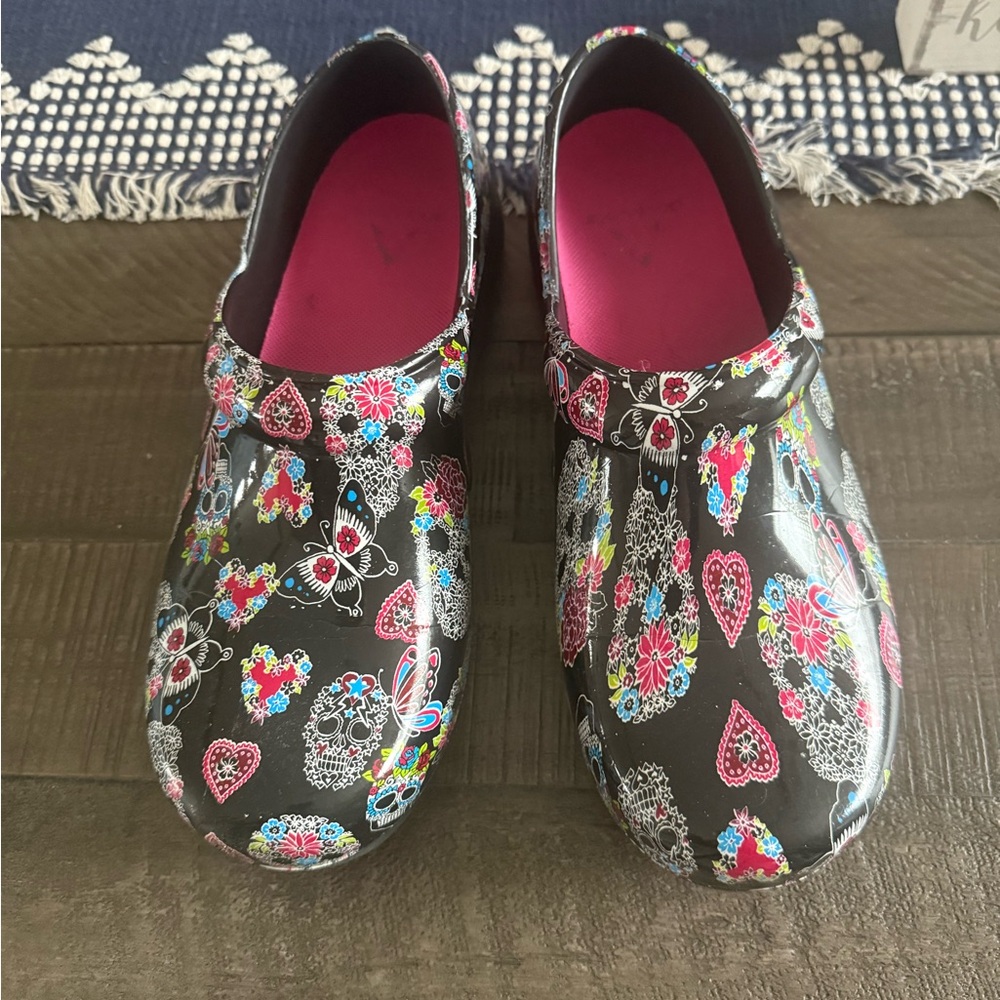 Colorful skull Clogs - Picture 2 of 3
